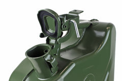 Groene metalen brandstofjerrycan met handgreep