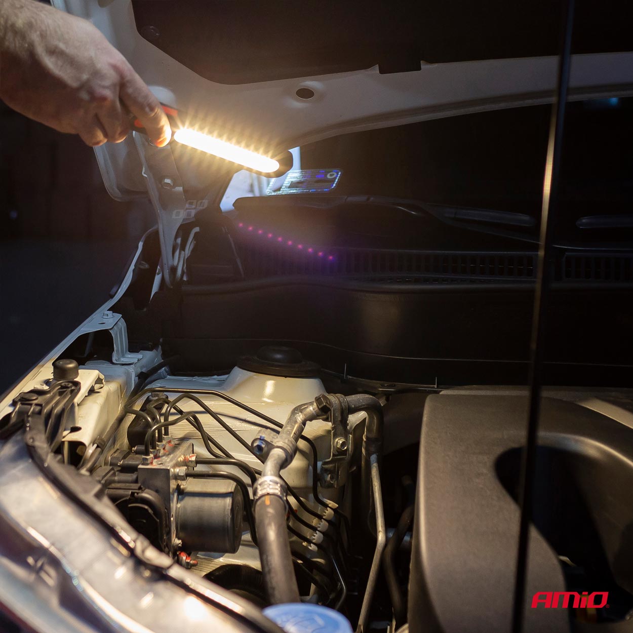 LED-arbejdslampe WT08 med genopladeligt batteri