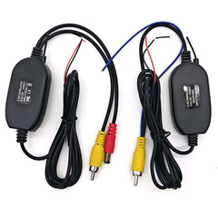 Draadloze adapter voor achteruitrijcamera met kabels en stekkers voor overdracht van videosignaal