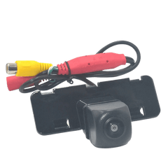 Achteruitrijcamera Suzuki Swift 03-10 - hoogwaardige achteruitrijcamera met waterdicht ontwerp en 720p-resolutie.