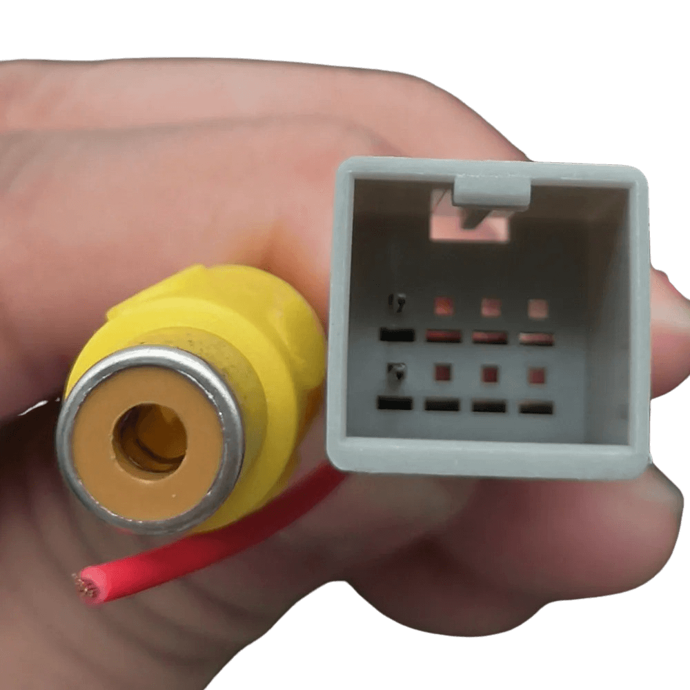 Adapterkabel Suzuki/Mistubishi/Isuzu - Originele achteruitrijcamera op aftermarket radio – Carmediaeurope.com