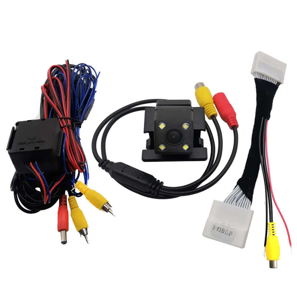 Achteruitrijcamera Mazda 2 14-21 accessoire met kabelsysteem en cameramodule voor parkeren en achteruitrijden.