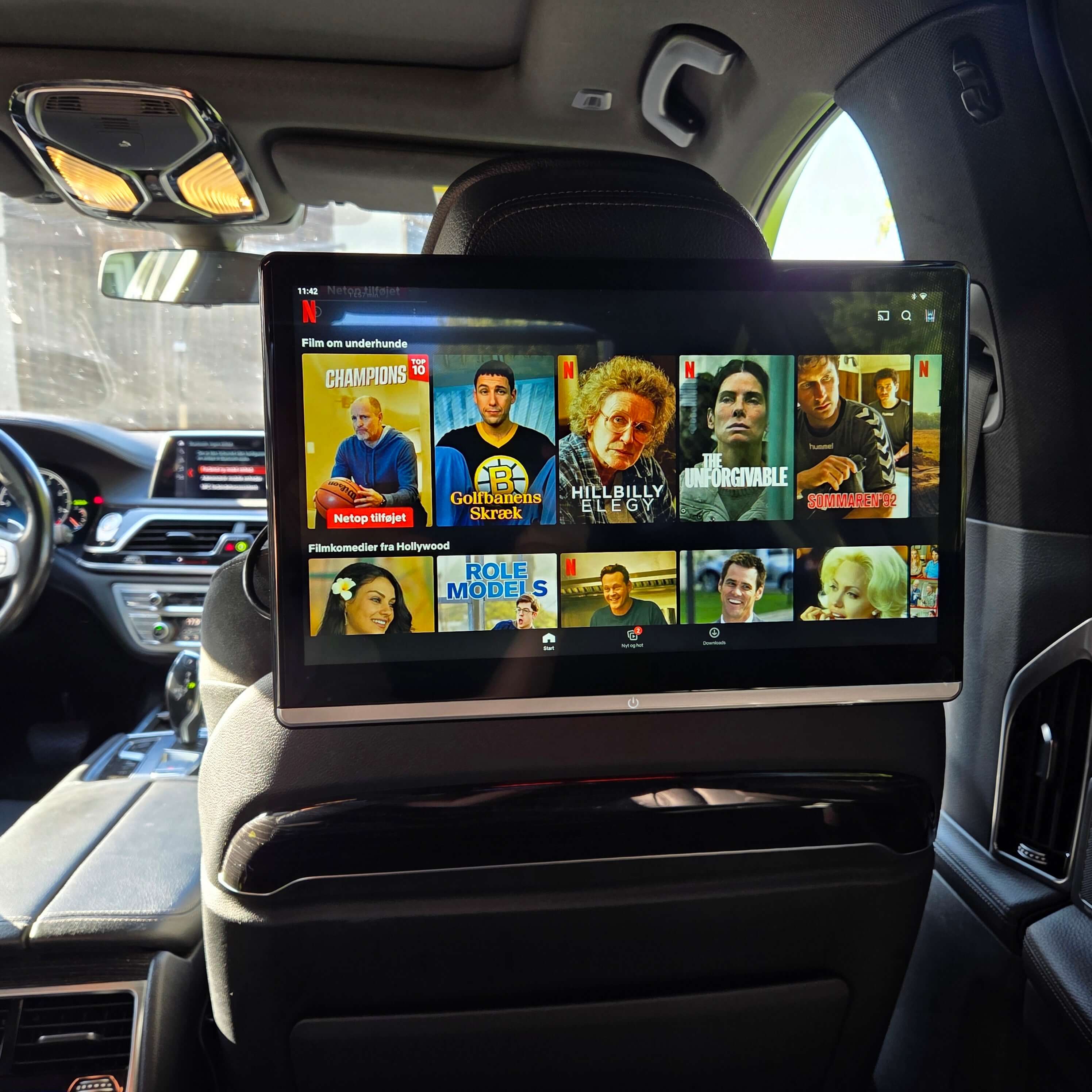 14" achterbankscherm met Netflix, Youtube, TV2 Play enz. – Carmediaeurope.com